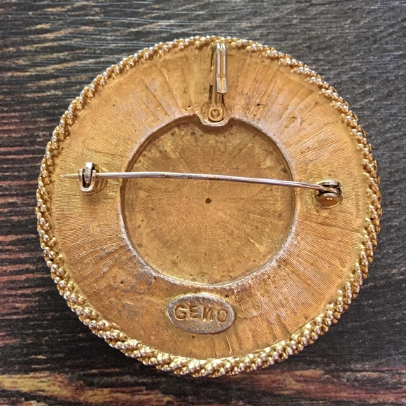 Italian Brooch - Picture 3 of 5